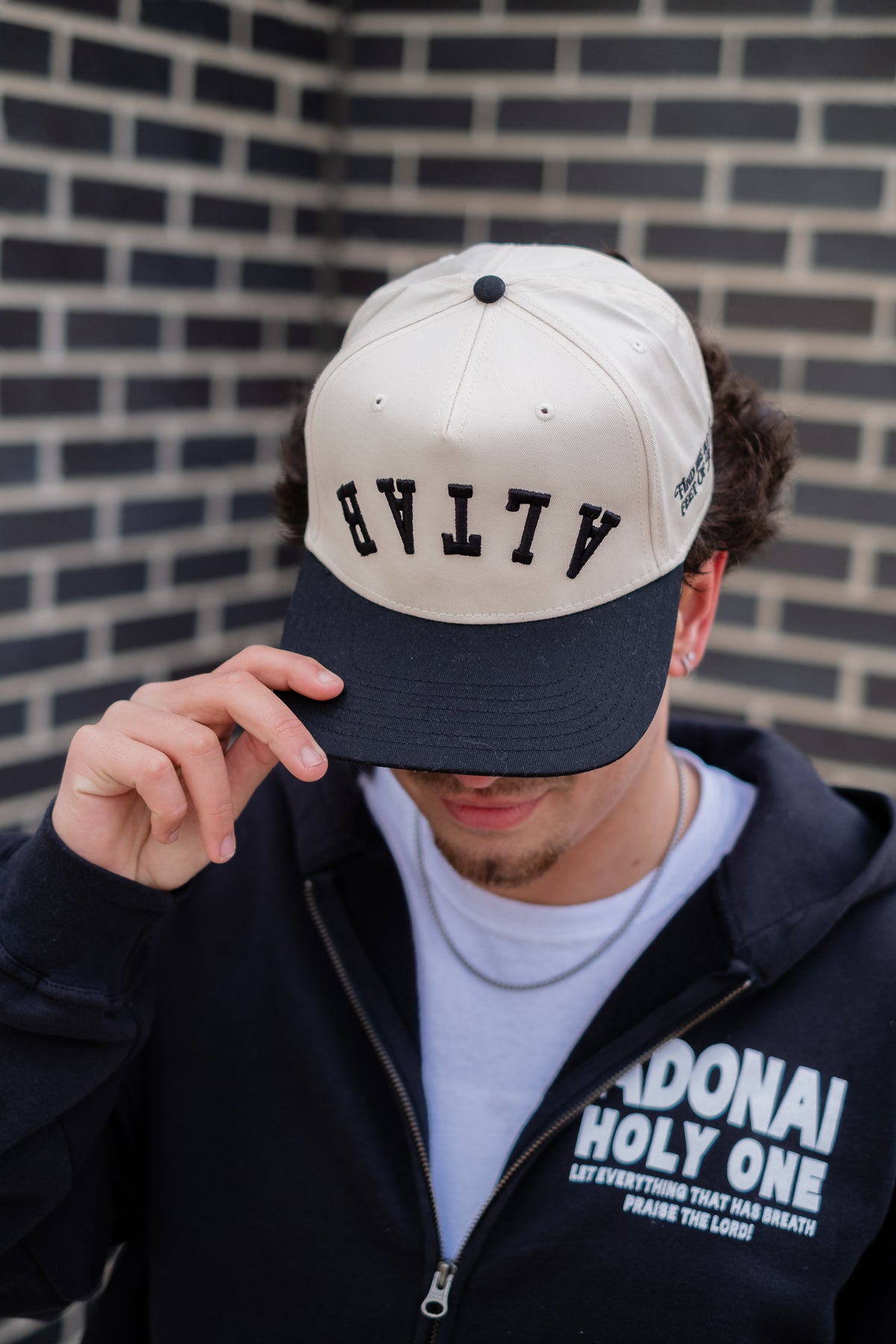 ALTAR TRUCKER HAT BLACK