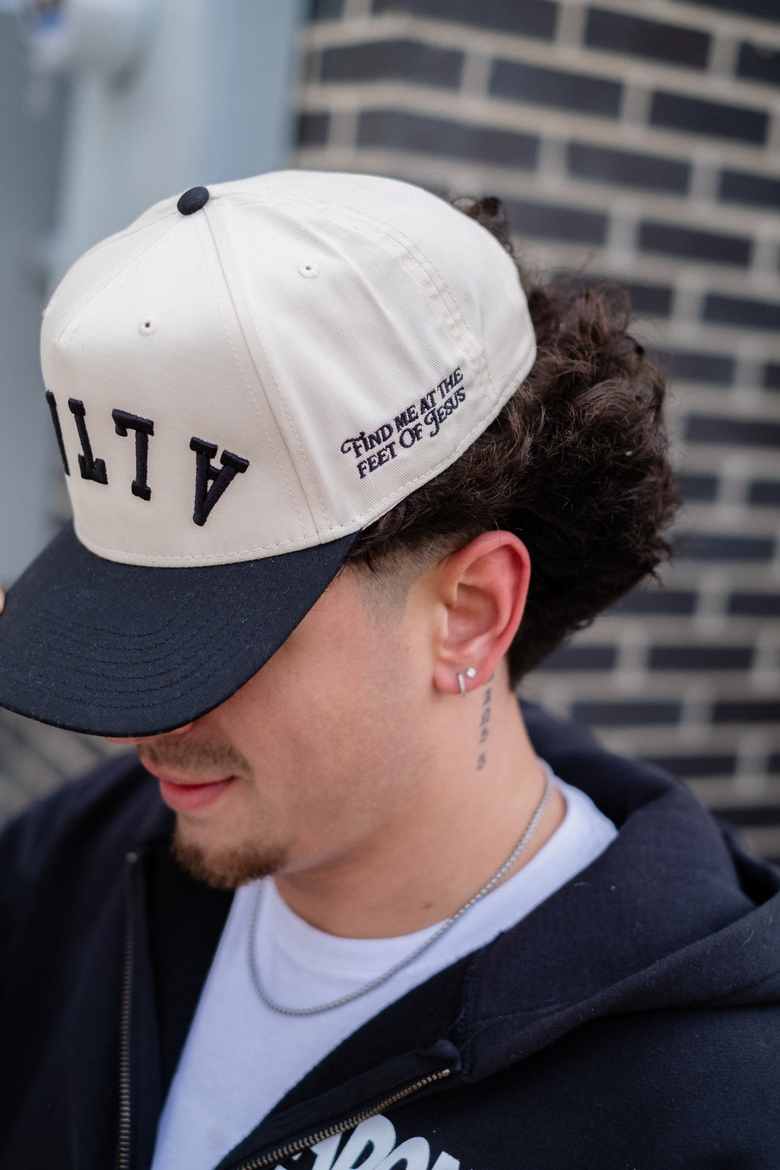 ALTAR TRUCKER HAT BLACK
